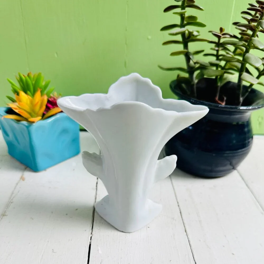 Vintage White Porcelain Floral Vase Embossed Gold Gilt Romantic Cottage Decor